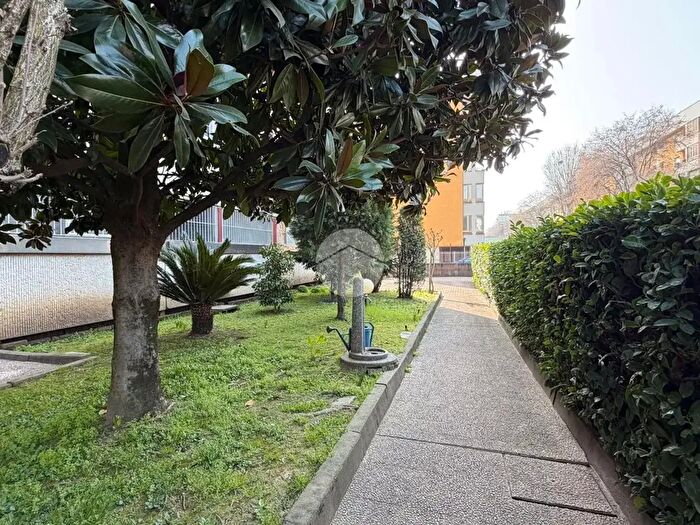 Appartamento trilocale in vendita in Via Guido Ucelli di Nemi, Milano