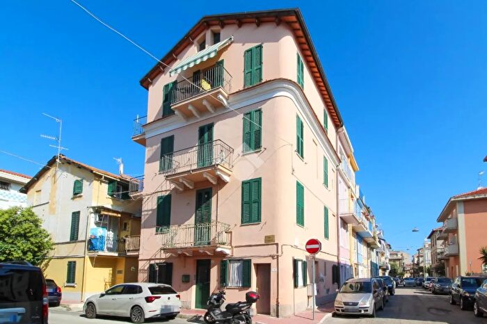 Appartamento bilocale in vendita in Via C Battisti, Grottammare