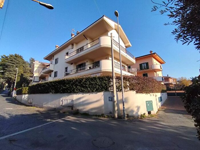 Appartamento quadrilocale in affitto in VIA DEL FICO, Centro, Grottaferrata