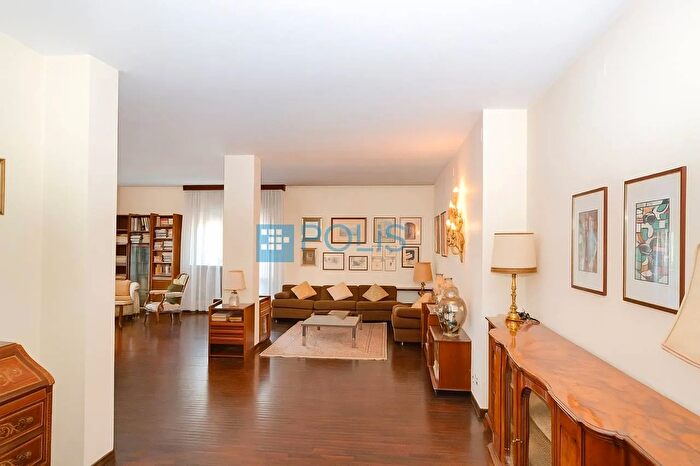 Appartamento con 6 locali in vendita in Via Giordano, Abano Terme