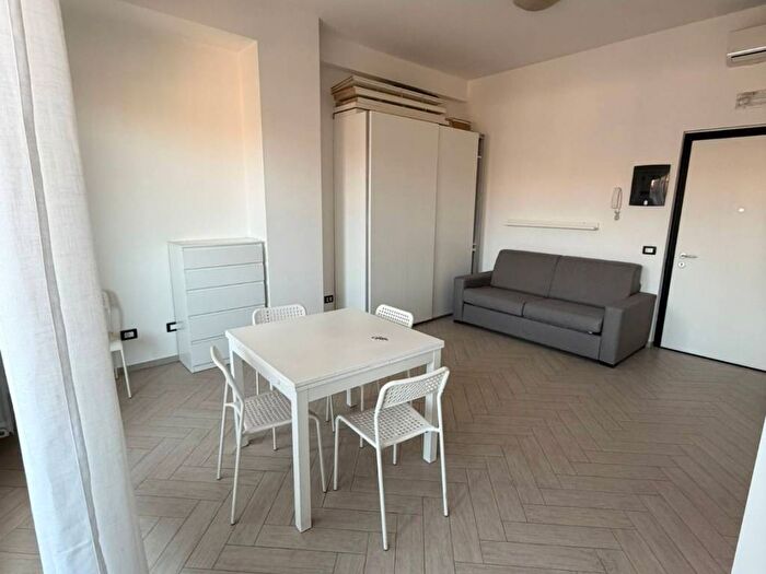 Appartamento monolocale in affitto in Viale Col di Lana, Corso San Gottardo, Milano