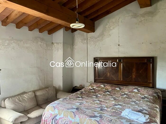 Casa con 6 locali in vendita in Via del Trebbio alla Bardena Prato, Prato