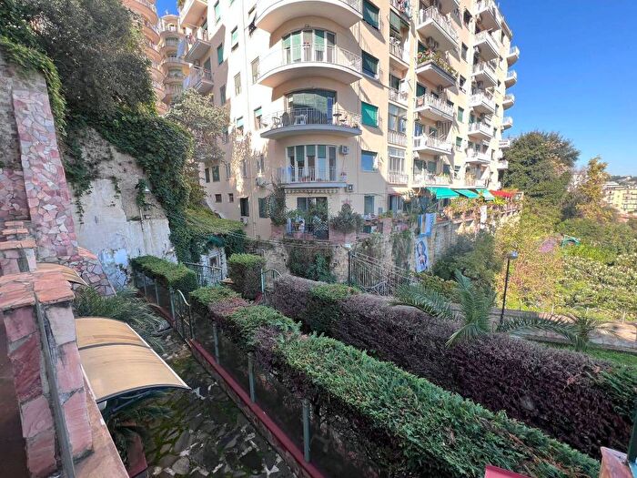 Appartamento bilocale in affitto in Via Girolamo Santacroce, Vomero, Napoli