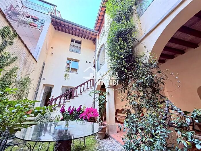 Casa con 8 locali in vendita in Via Pezzi, Faenza