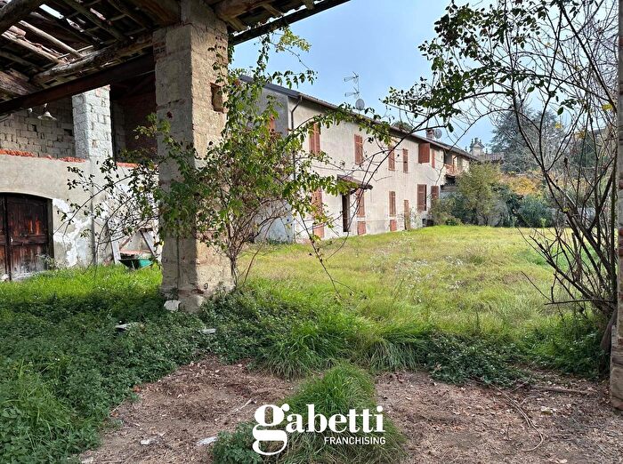 Casa con 5 locali in vendita in Via Santa Maria, Ozzano Monferrato