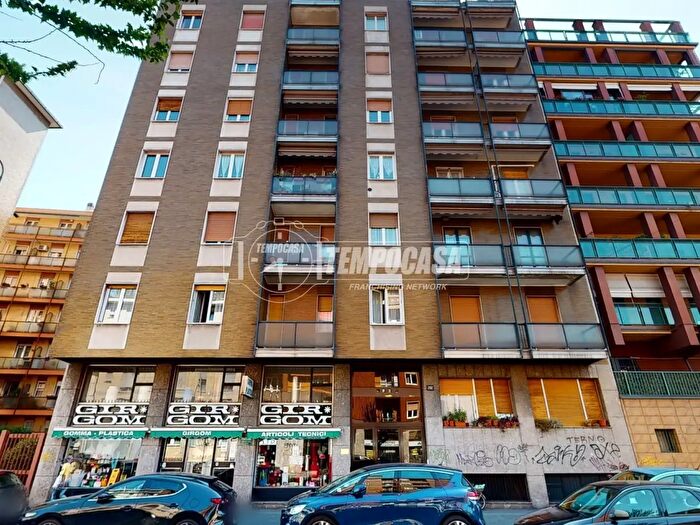 Appartamento quadrilocale in vendita in Viale Monza, Milano