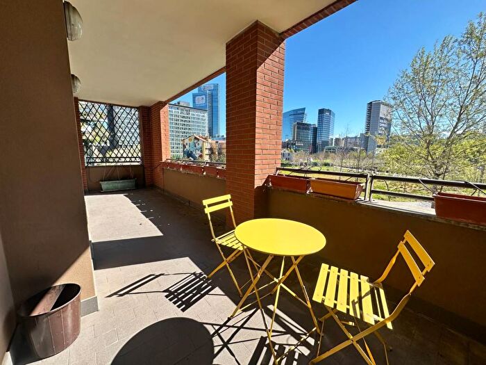 Appartamento trilocale in affitto in Via Gaetano De Castillia, Isola, Milano