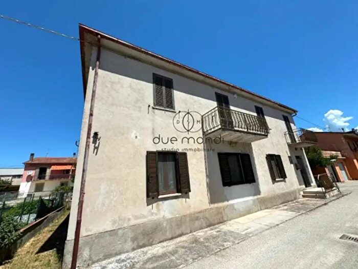 Casa con 5 locali in vendita in Via Nicola Sacco E Bartolomeo Vanzetti, Spoleto
