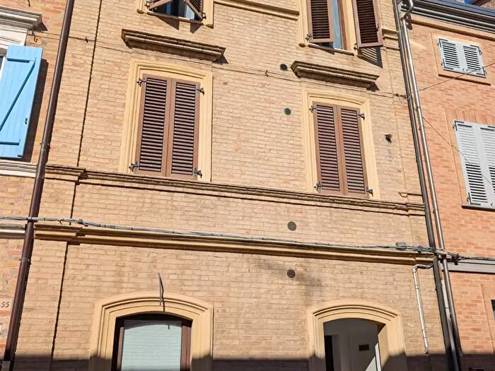 Casa con 12 locali in vendita in Via Pola, Civitanova Marche