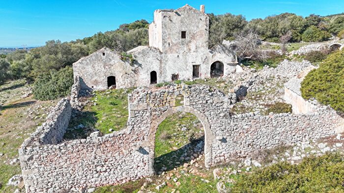 Casa con 8 locali in vendita in Strada Tre Piantelle, Martina Franca