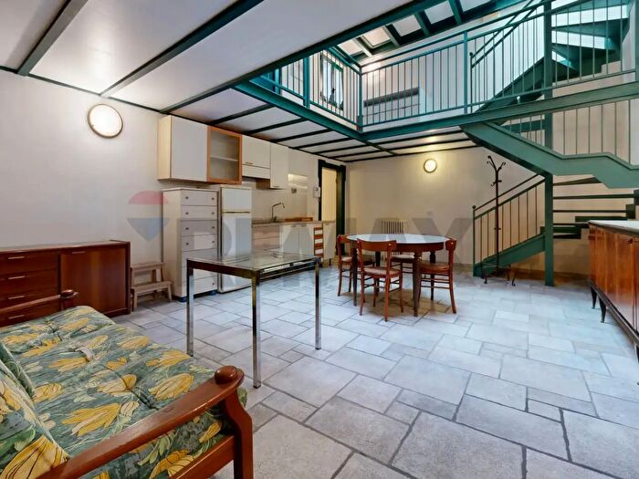 Appartamento bilocale in vendita in Via Catania, Milano