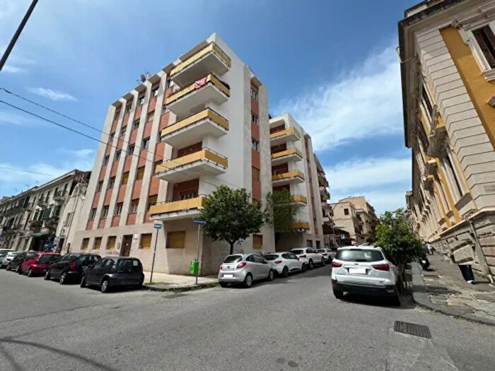 Appartamento trilocale in affitto in Via Felice Bisazza, Messina