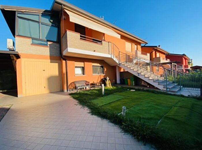 Appartamento trilocale in vendita in Via Gioacchino Rossini, Loreo