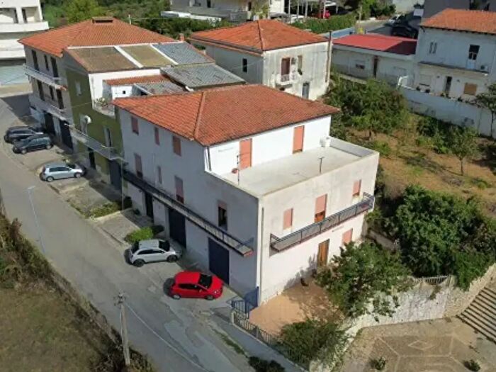 Casa con 6 locali in vendita in Via Longarico, Alcamo
