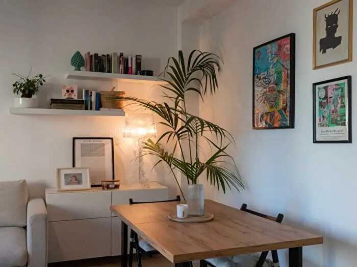 Appartamento bilocale in affitto in Via Orbetello, Milano