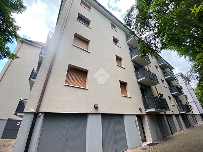 Appartamento trilocale in vendita in Via Cima dAsta, Venezia