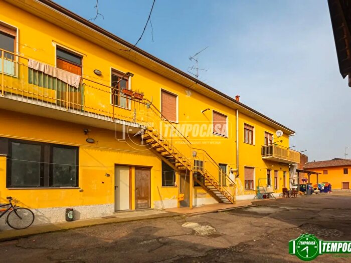 Casa con 6 locali in vendita in Busto Arsizio