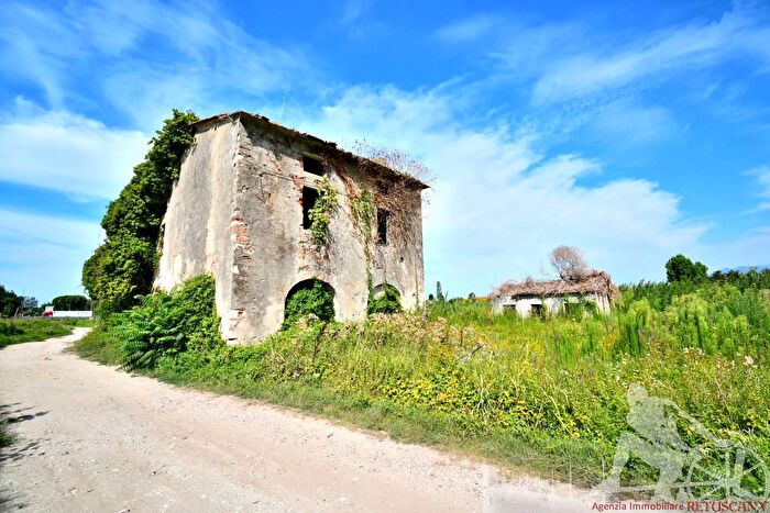 Casa con 12 locali in vendita in Pietrasanta