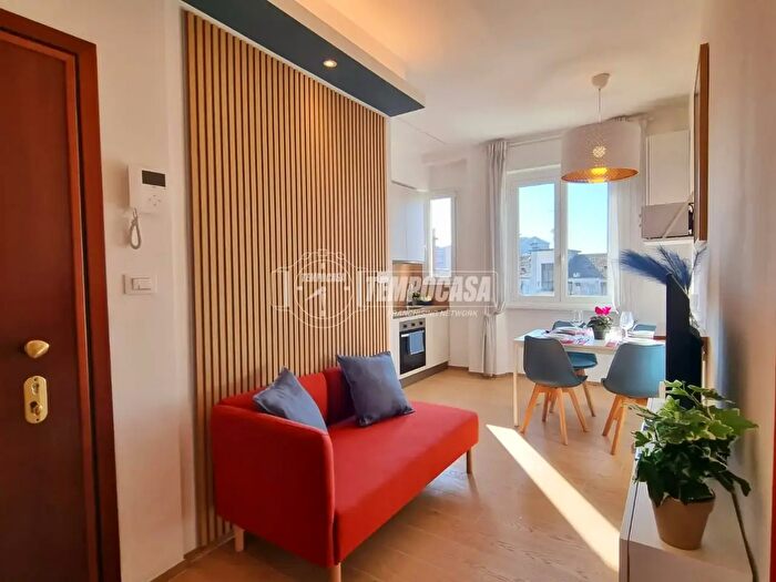 Appartamento trilocale in vendita in Via degli Imbriani a, Milano