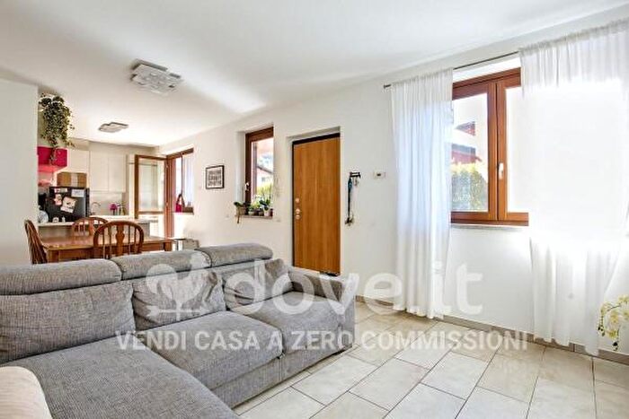 Casa trilocale in vendita in Via Brissago Snc, Montegrino Valtravaglia