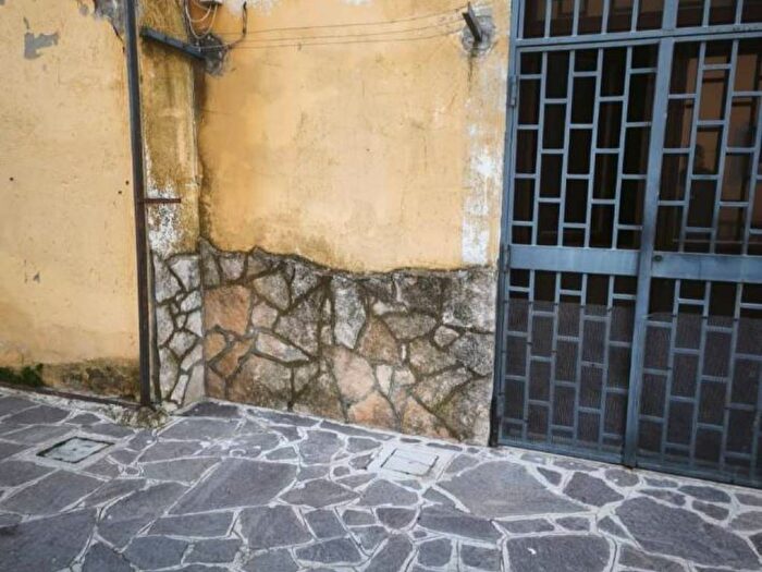 Appartamento monolocale in affitto in Via Soffritto, Pianura, Napoli