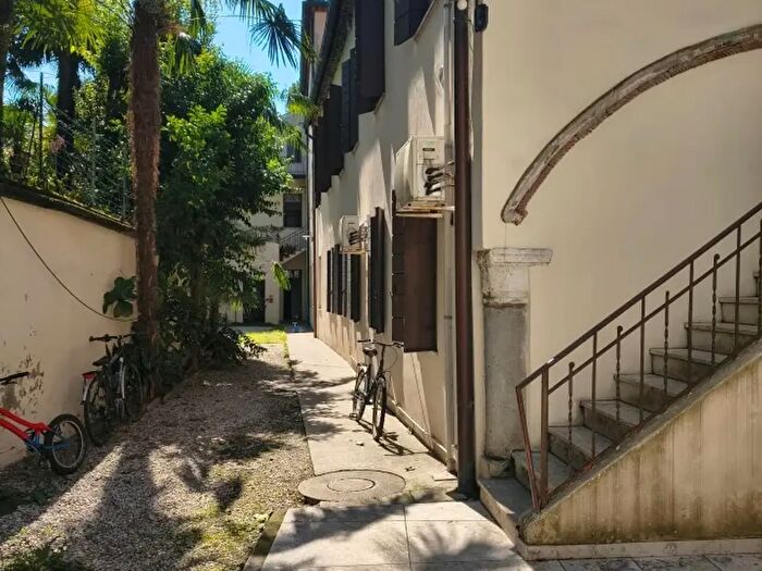 Appartamento trilocale in affitto in Via Marsala, Padova