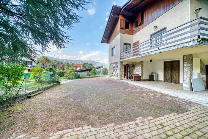 Case in Vendita e in Affitto - 2