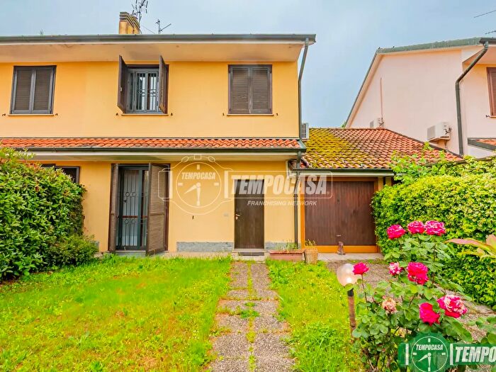 Casa quadrilocale in vendita in Via Giovanni Pascoli, Salerano Sul Lambro