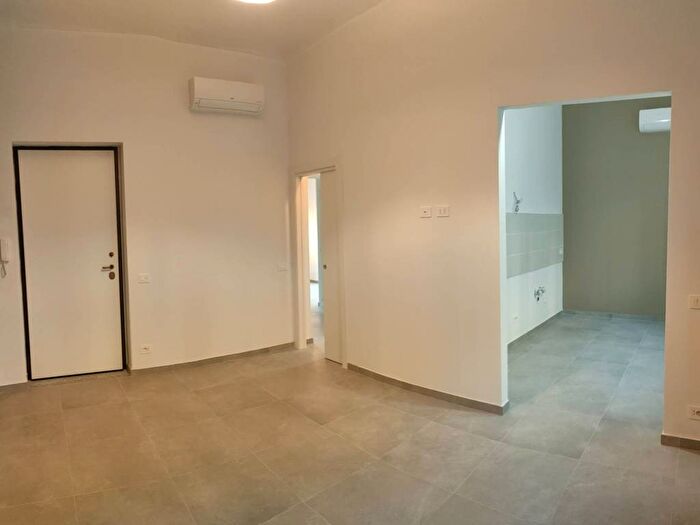 Appartamento trilocale in affitto in Via Frabosa, Nizza Millefonti, Torino