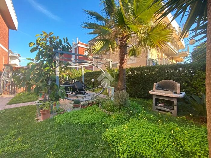 Appartamento trilocale in affitto in Via Sardegna, Terracina