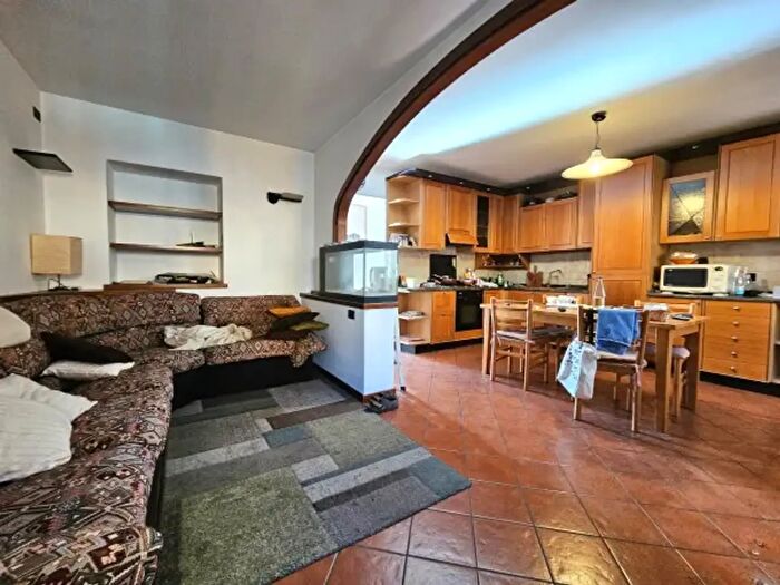Casa con 5 locali in vendita in Via Don Bartolomeo Ferrari, Vertova