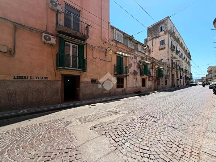 Appartamento con 7 locali in vendita in Corso San Giovanni a Teduccio, Napoli