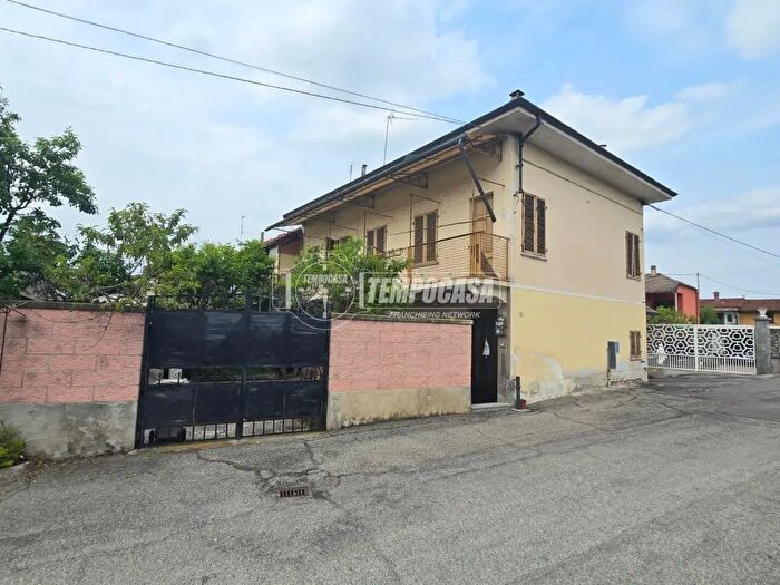 Casa quadrilocale in vendita in Via Monviso, Sommariva Del Bosco
