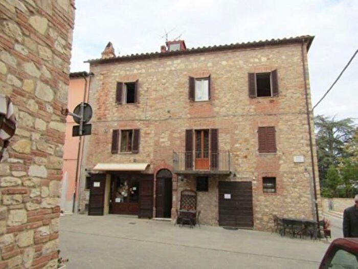 Appartamento con 5 locali in vendita in Via Firenze, Castiglione Del Lago