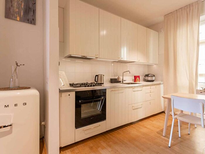 Appartamento bilocale in affitto in Via delle Forze Armate, Gambara, Milano