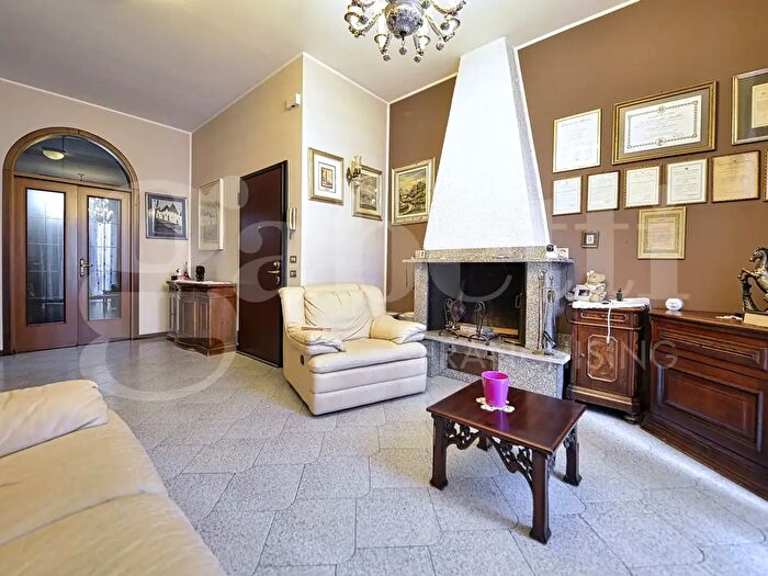 Appartamento con 5 locali in vendita in Via Parravicini, Monza