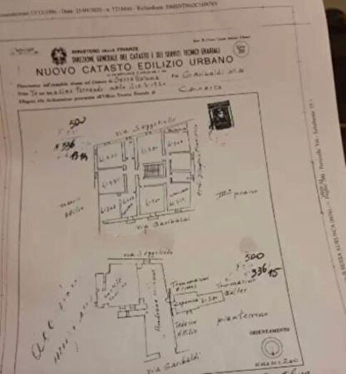 Appartamento con 6 locali in vendita in Via Giuseppe Garibaldi, Sessa Aurunca