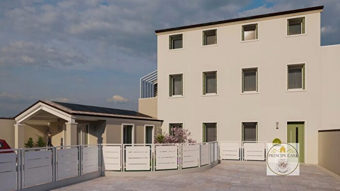 Casa trilocale in vendita in Via Salute, Este