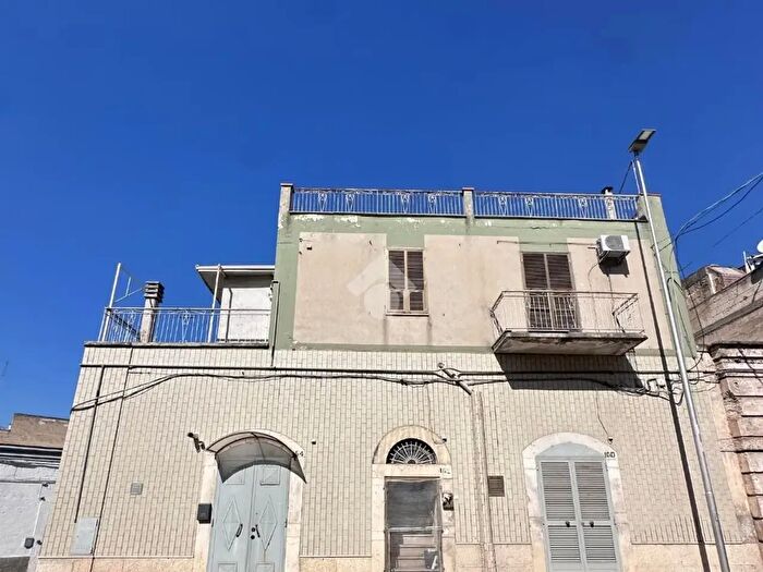 Casa trilocale in vendita in Via Matteo Renato Imbriani, Canosa Di Puglia