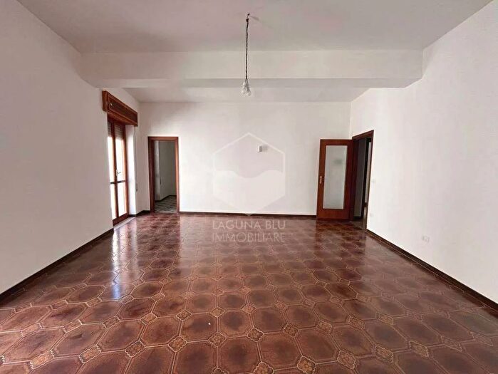 Appartamento trilocale in vendita in Via Calogero Isgrò, Marsala