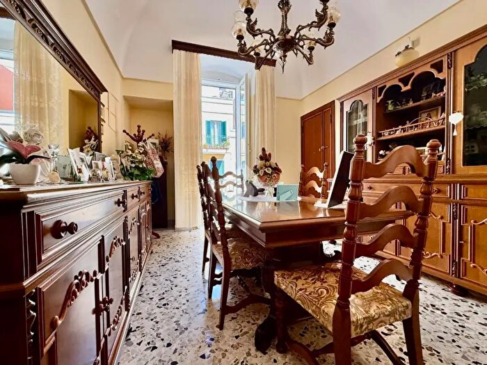 Casa trilocale in vendita in Via N Bixio, Monopoli