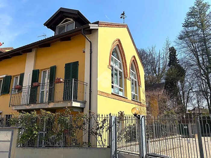 Casa con 5 locali in vendita in Via Cavour, Santena