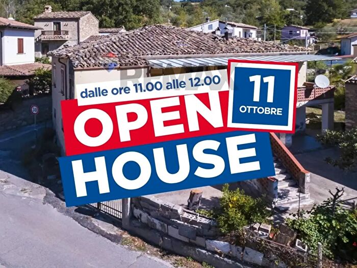 Casa con 5 locali in vendita in Contrada San Quirico, Farindola