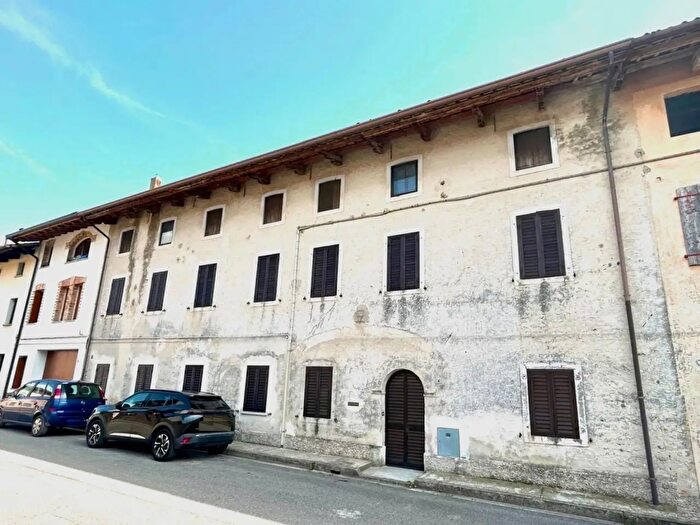 Casa con 6 locali in vendita in Via San Paolo, Sedegliano