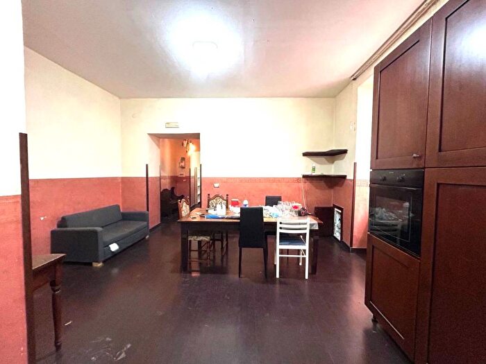Appartamento quadrilocale in affitto in Vico Scorziata, Centro Storico, Napoli