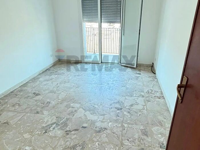 Appartamento con 5 locali in vendita in Via Niscemi, Gela