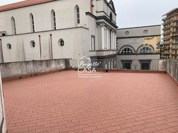 Appartamento con 6 locali in affitto in Piazza Novembre, Somma Vesuviana