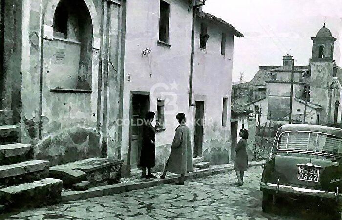 Appartamento con 5 locali in vendita in Via Castello, Civitella DAgliano