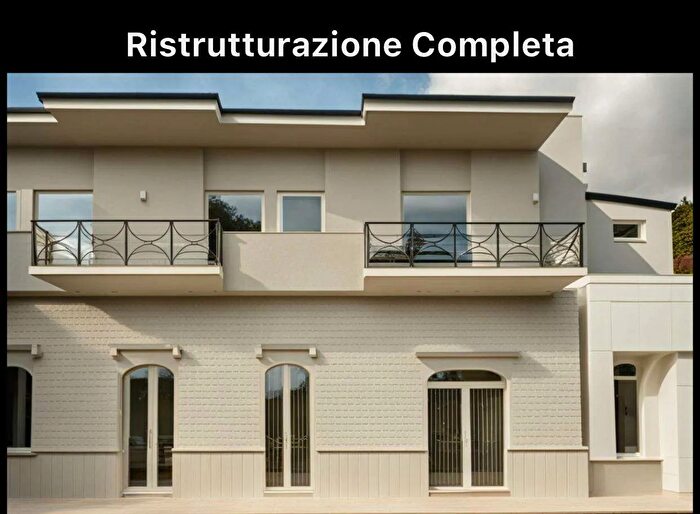 Appartamento con 6 locali in vendita in Corso XX Settembre, Casarano