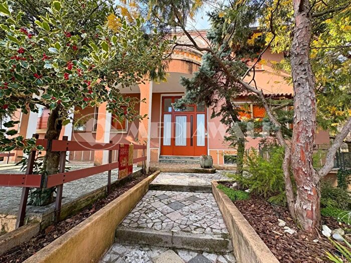 Casa con 17 locali in vendita in Via Monte Spia, Montereale Valcellina